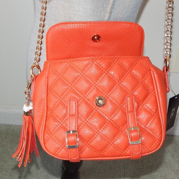 NWT BCBG PARIS Red Faux Leather Quilted Shoulder Bag Flap Chain Link Tassel - Picture 15 of 16
